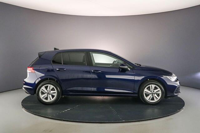 Volkswagen GOLF Life 1.5 eTSI 130pk DSG Automaat Adaptive cruise control, Achteruitrijcamera, Stoelverwarming, App connect, Parkeersensoren, LED koplampen, Stuurwiel verwarmd, DAB, Radio, Airco