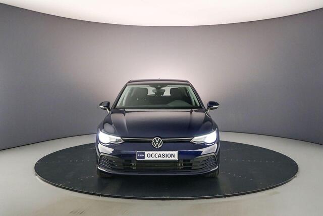 Volkswagen GOLF Life 1.5 eTSI 130pk DSG Automaat Adaptive cruise control, Achteruitrijcamera, Stoelverwarming, App connect, Parkeersensoren, LED koplampen, Stuurwiel verwarmd, DAB, Radio, Airco