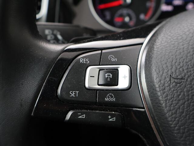 Volkswagen GOLF Variant 1.5 TSI Highline | 150 PK | Automaat | Multifunctioneel Stuurwiel | Adaptive Cruisecontrol | Stoel verwarming |