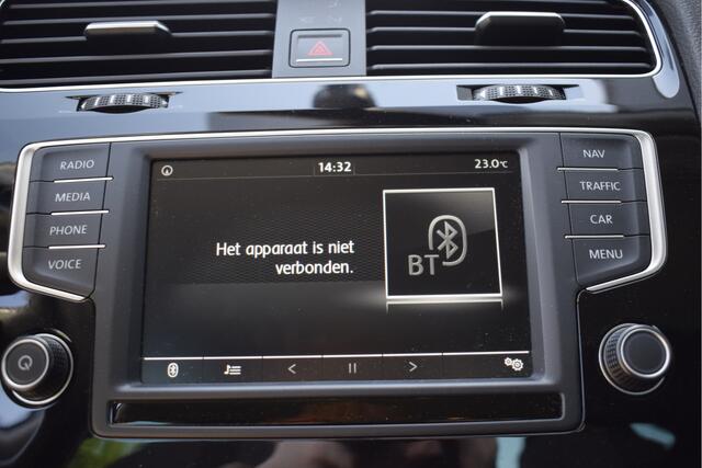 Volkswagen GOLF 1.4 TSI R-line Navigatie, Stoelverwarming, Automaat,