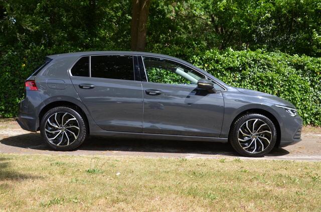 Volkswagen GOLF 1.0 TSI Life Apple Carplay/Android Auto/Ecc/Pdc/Virtueel-Dashbord/17-Inch Lmv/Cr-Controle
