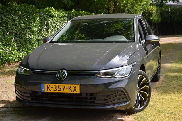 Volkswagen GOLF 1.0 TSI Life Apple Carplay/Android Auto/Ecc/Pdc/Virtueel-Dashbord/17-Inch Lmv/Cr-Controle