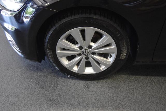 Volkswagen GOLF 1.5 TSI Comfortline , TREKHAAK , NAVI , CR CONTR , LMV16 , PDC V+A , MISTL V ,