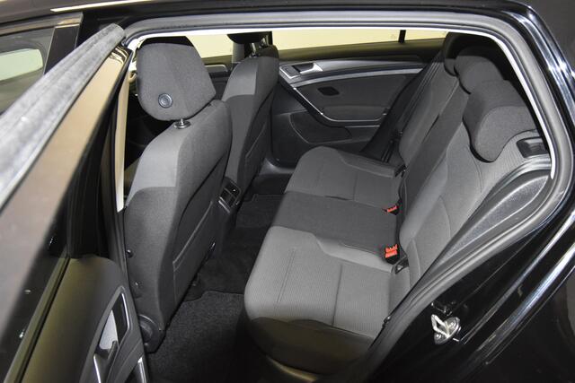 Volkswagen GOLF 1.5 TSI Comfortline , TREKHAAK , NAVI , CR CONTR , LMV16 , PDC V+A , MISTL V ,