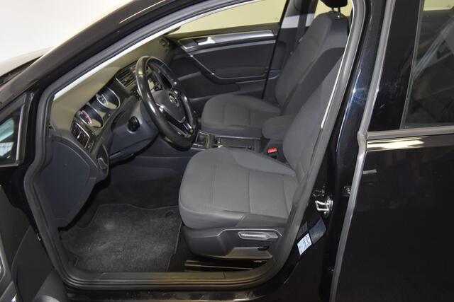 Volkswagen GOLF 1.5 TSI Comfortline , TREKHAAK , NAVI , CR CONTR , LMV16 , PDC V+A , MISTL V ,