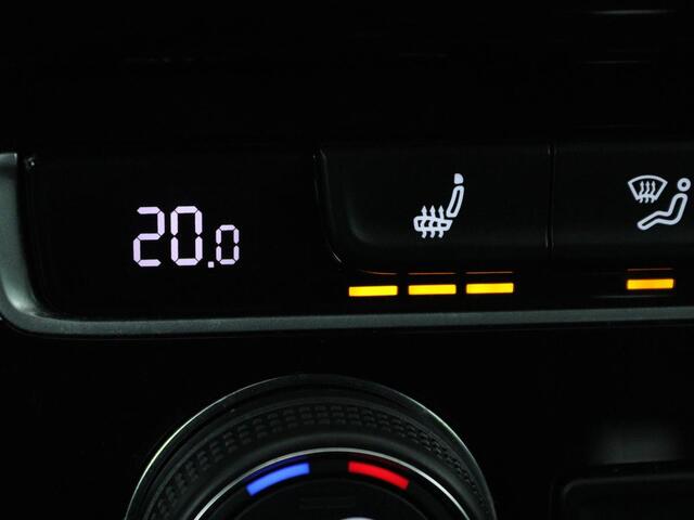Volkswagen GOLF 1.0 TSI R Line | Stoelverwarming | Carplay | Adaptive cruise | Navigatie | Full LED | Parkeerhulp | Climate control | Active Info Display