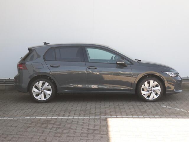 Volkswagen GOLF 1.5 TSI Life Edition | Achteruitrijcamera | App-connect |