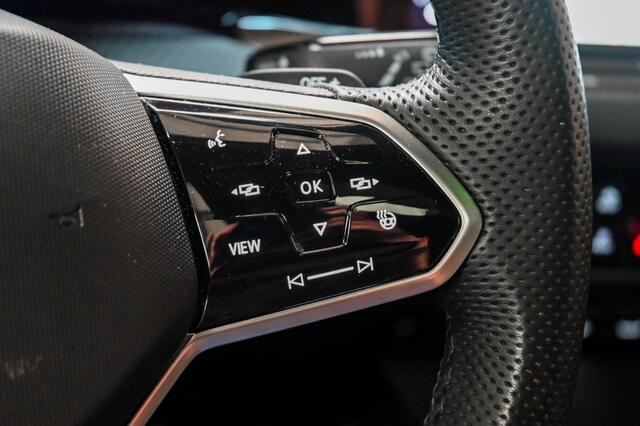 Volkswagen GOLF 1.5 eTSI R-Line HUD|HarmanKardon|PANO|ACC