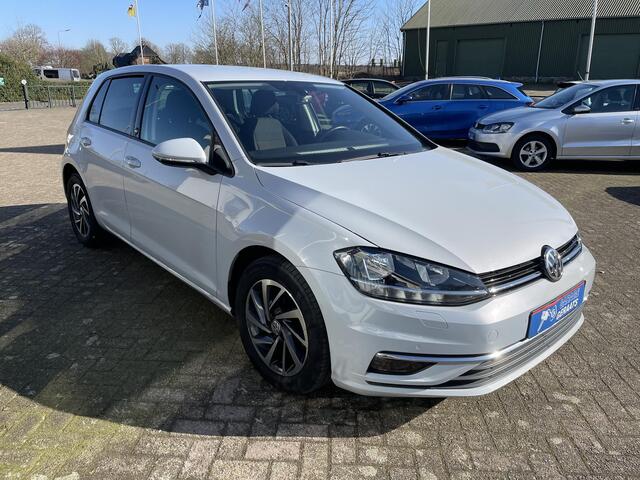 Volkswagen GOLF 1.5 TSI Highline 150 PK | Virtual Cockpit, Parkeersensoren V+A, Apple CarPlay/Android Auto, Adapt. Cruise Control, Lichmetalen velgen 16", zeer luxe!