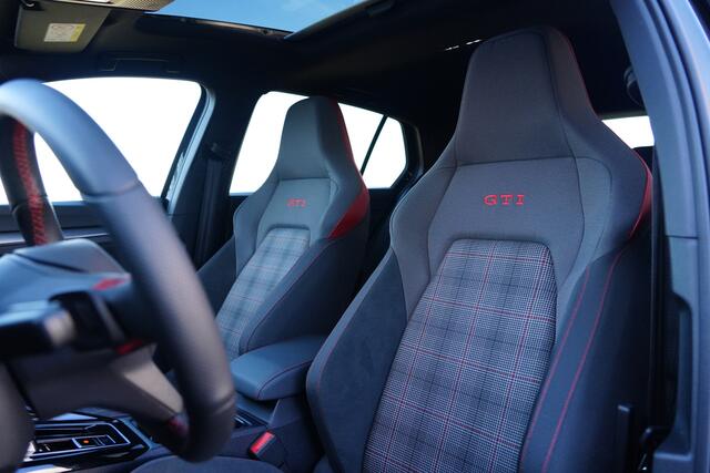 Volkswagen GOLF 8.5 2.0 TSI GTI 265pk Panoramadak/Stoelverwarming/HarmanKardon