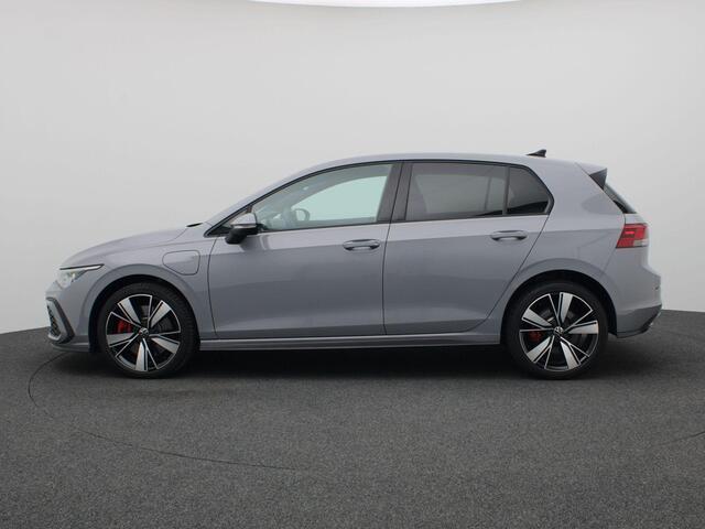 Volkswagen GOLF 1.4 eHybrid GTE 245PK DSG Full led, adaptive cruise, achteruitrijcamera, stuur-stoelverwarming, verwarmbare achterbank, navigatie 18" lichtmetaal