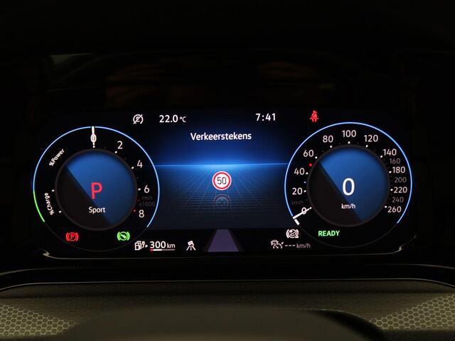 Volkswagen GOLF 1.4 eHybrid GTE 245PK DSG Full led, adaptive cruise, achteruitrijcamera, stuur-stoelverwarming, verwarmbare achterbank, navigatie 18" lichtmetaal