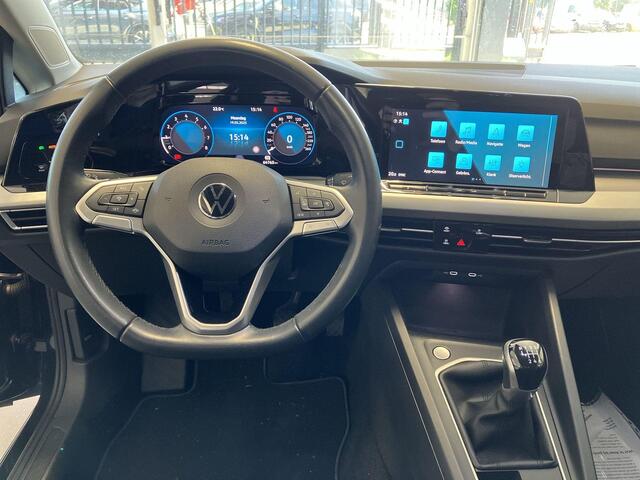 Volkswagen GOLF 1.0 TSI 110pk Life · ACC · Apple/Android Car Play · Navigatie · Draadloze Telefoonlader · Clima · Verkeerdsbord Detectie · Sfeerverlichting · 22-11-2026 of 100.000km