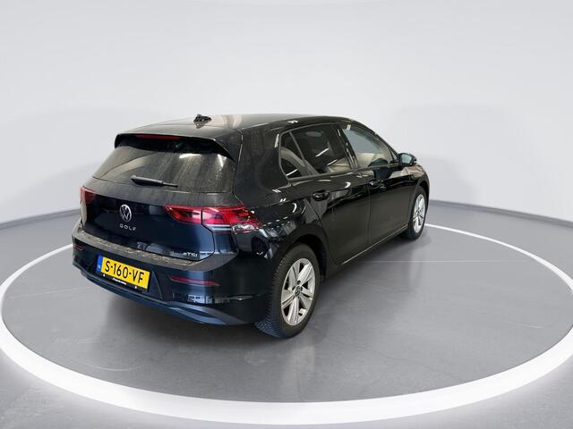 Volkswagen GOLF 1.0 eTsi 110pk DSG Life · Apple/Android Car Play · Navi · P-Sensoren · ACC · DAB · 16'' Inch · Garantie t/m 17-04-2027 of 100.000km