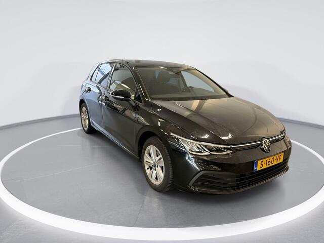 Volkswagen GOLF 1.0 eTsi 110pk DSG Life · Apple/Android Car Play · Navi · P-Sensoren · ACC · DAB · 16'' Inch · Garantie t/m 17-04-2027 of 100.000km