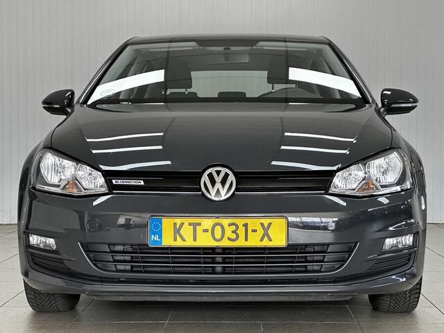 Volkswagen GOLF 1.0 TSI Comfortline/ Trekhaak/ 15'' LMV/ Apple + Android/ Airco/ Elek. pakket/ Isofix/ Bluetooth/ Armsteun/ LEDER. Stuur/ Dagrijverl.