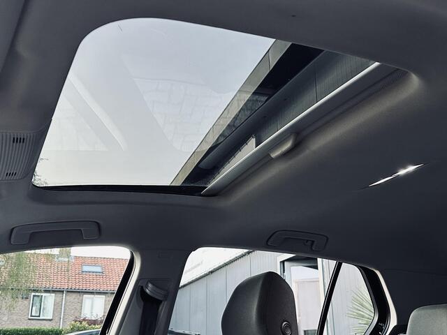 Volkswagen GOLF 1.5 eTSI R-Line