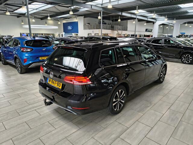 Volkswagen GOLF Variant 2.0 TDI Life Business | Trekhaak | Apple Carplay | Stoelverwarming | Navi | Clima | 4 seiz. banden