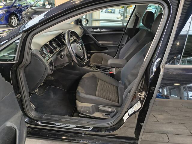 Volkswagen GOLF Variant 2.0 TDI Life Business | Trekhaak | Apple Carplay | Stoelverwarming | Navi | Clima | 4 seiz. banden