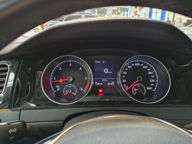 Volkswagen GOLF Variant 2.0 TDI Life Business | Trekhaak | Apple Carplay | Stoelverwarming | Navi | Clima | 4 seiz. banden