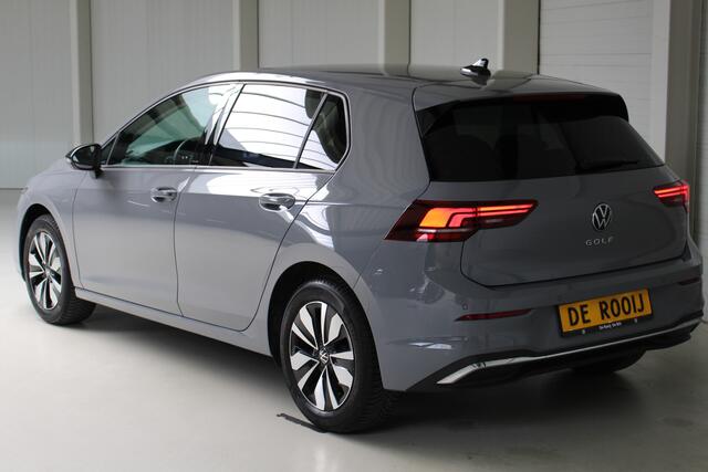 Volkswagen GOLF 1.5 TSI Life Navigatie | Dodehoekassistent | Trekhaak | Stoel- en Stuurverwarming |