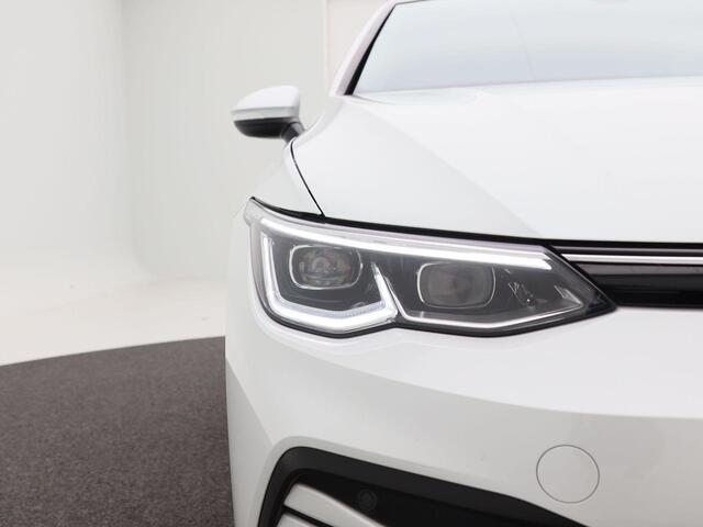 Volkswagen GOLF 1.5 eTSi 150 Pk Automaat Style | Full LED | Panoramadak | Trekhaak | 18 Inch | Navigatie | Camera | Privacy Glass | 94.518 Km!!