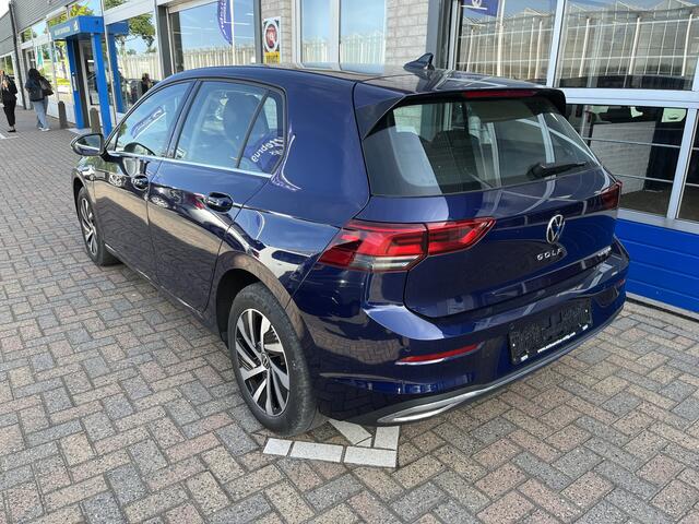 Volkswagen GOLF 1.4 eHybrid Style / AUTOMAAT/ ADAPT. CRUISE/ ELEKTR. STOEL/ DIGITAL DASH/ PARK. SENSOREN/ NAVI/ APP-CONNECT/ RIJ-MODI/ 16" LMV/ MATRIX/ CLIMA