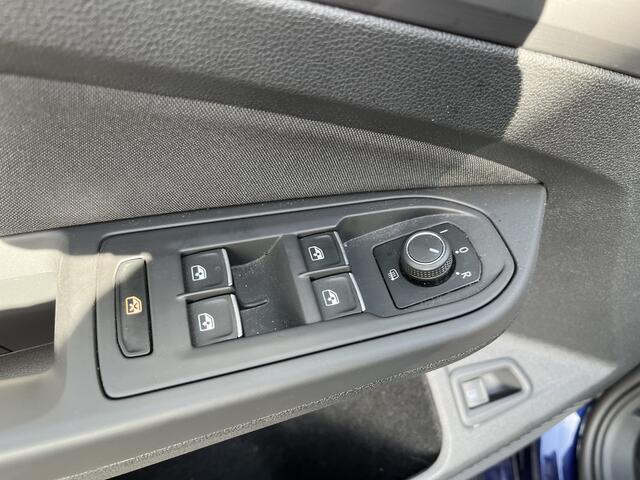 Volkswagen GOLF 1.4 eHybrid Style / AUTOMAAT/ ADAPT. CRUISE/ ELEKTR. STOEL/ DIGITAL DASH/ PARK. SENSOREN/ NAVI/ APP-CONNECT/ RIJ-MODI/ 16" LMV/ MATRIX/ CLIMA