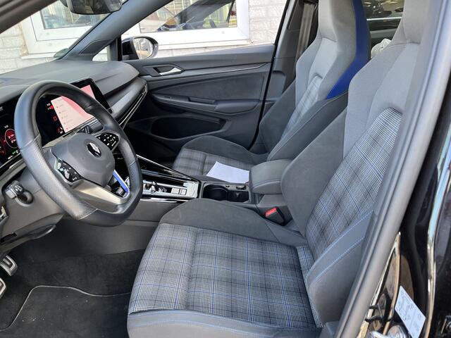Volkswagen GOLF 1.4 eHybrid GTE / AUTOMAAT/ ADAPT. CRUISE/ DIGITAL DASH/ 17" LMV/ NAVI/ APP-CONNECT/ RIJ-MODI/ PARK. SENSOREN/ DAB/ BLUETOOTH/ MATRIX