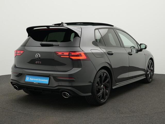 Volkswagen GOLF GTI Clubsport 2.0 TSI 300pk DSG | Panoramadak | Harman Kardon Sound | Adaptief Onderstel | IQ Light |Stoelverwarming | Carbon inleg | 18 inch