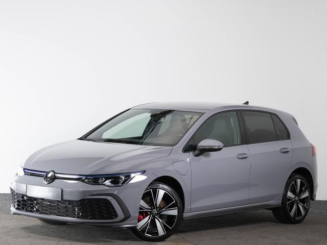 Volkswagen GOLF GTE 1.4 eHybrid 245pk | Stoel & Stuurverwarming | IQ.Light | Adaptieve Cruise Control | Navigatie | 18" velgen |