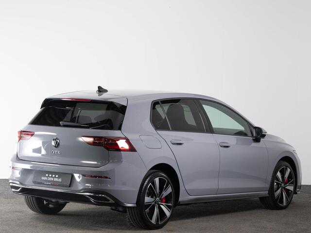 Volkswagen GOLF GTE 1.4 eHybrid 245pk | Stoel & Stuurverwarming | IQ.Light | Adaptieve Cruise Control | Navigatie | 18" velgen |