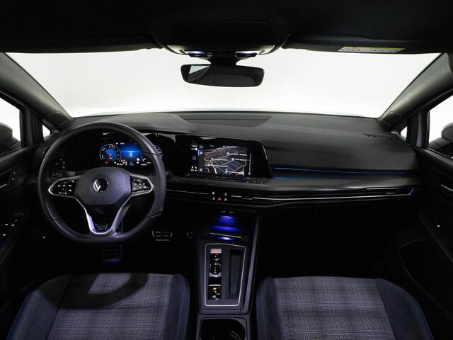 Volkswagen GOLF GTE 1.4 eHybrid 245pk | Stoel & Stuurverwarming | IQ.Light | Adaptieve Cruise Control | Navigatie | 18" velgen |