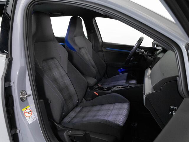 Volkswagen GOLF GTE 1.4 eHybrid 245pk | Stoel & Stuurverwarming | IQ.Light | Adaptieve Cruise Control | Navigatie | 18" velgen |