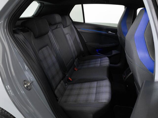 Volkswagen GOLF GTE 1.4 eHybrid 245pk | Stoel & Stuurverwarming | IQ.Light | Adaptieve Cruise Control | Navigatie | 18" velgen |