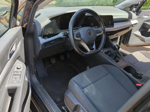 Volkswagen GOLF Variant 1.0 TSI / Digitaal dashboard / App connect / Trekhaak / LED