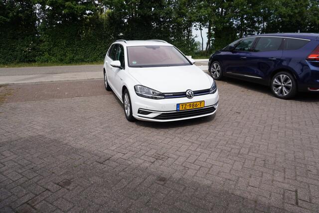 Volkswagen GOLF Variant 1.5 TSI Comfortline Business TREKHAAK MASSAGESTOEL NAVI CARPLAY