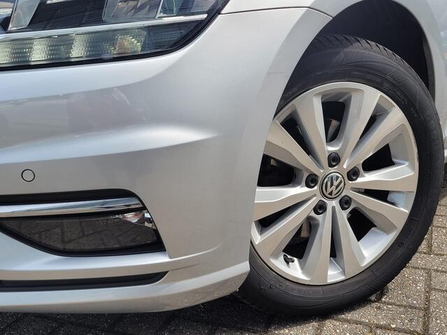 Volkswagen GOLF 1.0 TSI Comfortline Business | Automaat | Camera | Navigatie | Stoelverw. | Ergoactive Stoelen | Org. NL