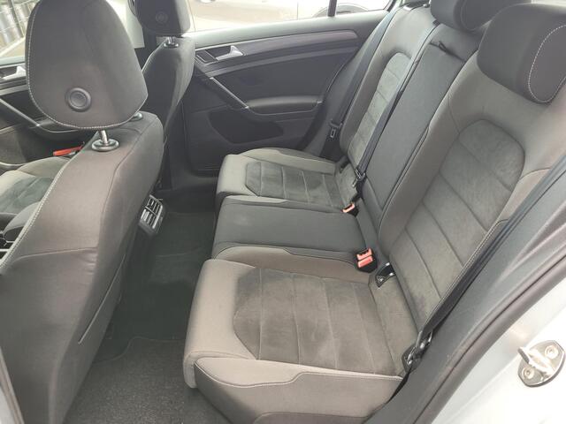 Volkswagen GOLF 1.0 TSI Comfortline Business | Automaat | Camera | Navigatie | Stoelverw. | Ergoactive Stoelen | Org. NL