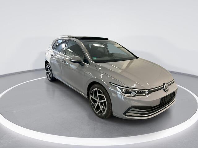 Volkswagen GOLF 1.4 204pk DSG eHybrid · Keyless · Panoramadak · Camera · Elek. Trekhaak · Apple/Android Car Play · 18'' Inch ·