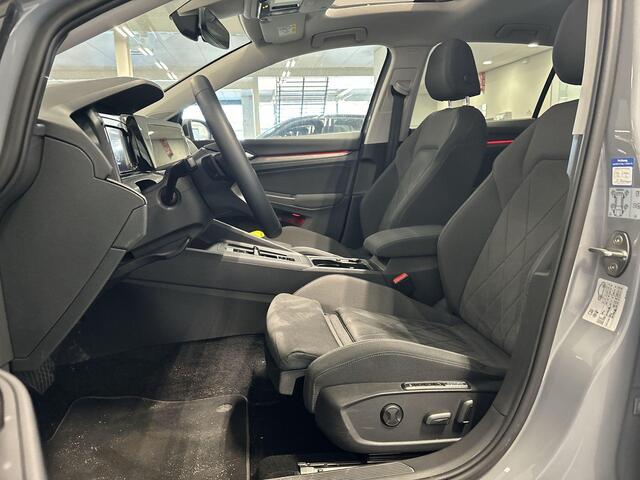 Volkswagen GOLF 1.4 204pk DSG eHybrid · Keyless · Panoramadak · Camera · Elek. Trekhaak · Apple/Android Car Play · 18'' Inch ·