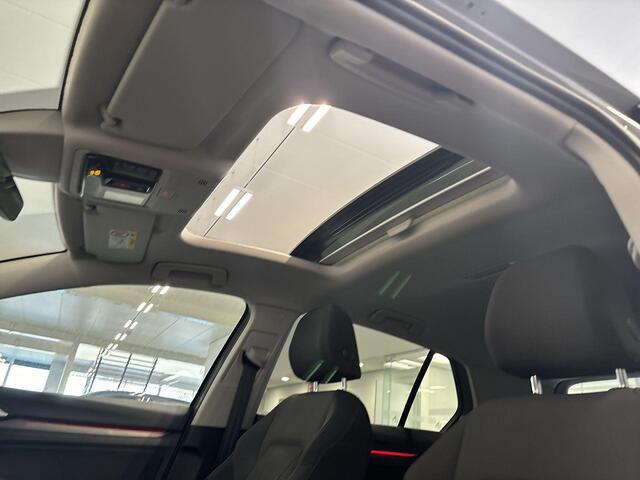 Volkswagen GOLF 1.4 204pk DSG eHybrid · Keyless · Panoramadak · Camera · Elek. Trekhaak · Apple/Android Car Play · 18'' Inch ·