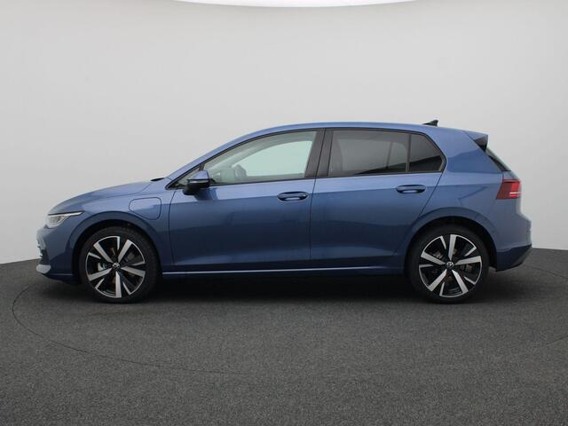 Volkswagen GOLF 1.5 eHybrid Life Edition 204PK DSG Adaptieve Cruise Controle, Navi via Apple Carplay/Android Auto, Achteruitrijcamera, Stoel-Stuurverwarming, Keyless, 18" LM Velgen