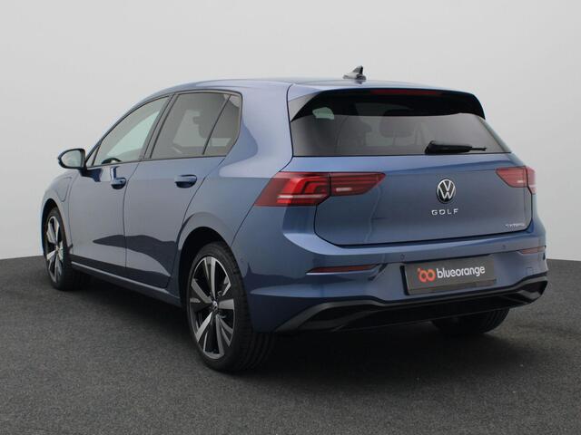 Volkswagen GOLF 1.5 eHybrid Life Edition 204PK DSG Adaptieve Cruise Controle, Navi via Apple Carplay/Android Auto, Achteruitrijcamera, Stoel-Stuurverwarming, Keyless, 18" LM Velgen