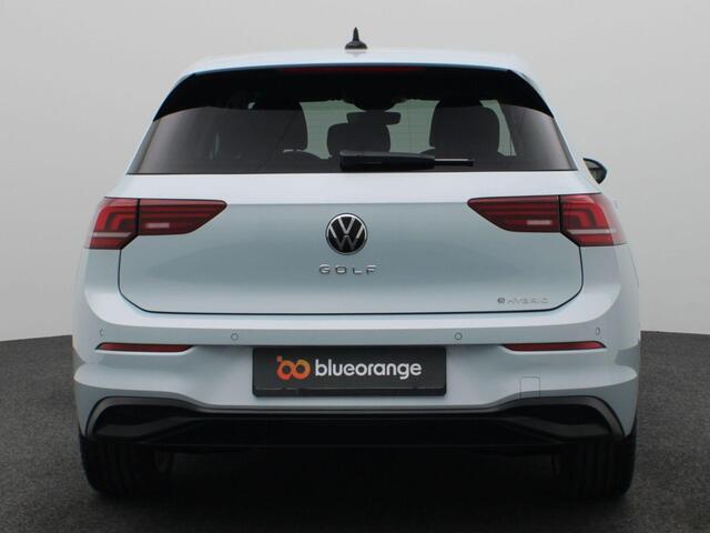 Volkswagen GOLF 1.5 eHybrid Life Edition 204PK DSG Adaptieve Cruise Controle, Navi via Apple Carplay/Android Auto, Achteruitrijcamera, Stoel-Stuurverwarming, Keyless, 17" LM Velgen