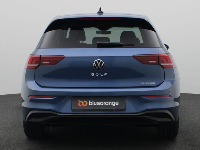 Volkswagen GOLF 1.5 eHybrid Life Edition 204PK DSG Adaptieve Cruise Controle, Navi via Apple Carplay/Android Auto, Achteruitrijcamera, Stoel-Stuurverwarming, Keyless, 17" LM Velgen