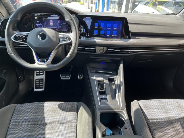 Volkswagen GOLF 1.4 eHybrid GTE / AUTOMAAT/ 245 PK/ STUUR+STOEL VERWARM./ APP-CONNECT/ KEYLESS/ PARK. SENSOREN V+A/ STANDKACHEL/ DRIVE SELECT/ NAVI/ DIGITAL DASH/ DAB/ ACC/ LED/ ISOFIX/ 18'' LMV