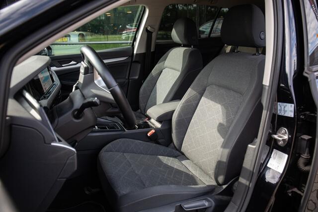 Volkswagen GOLF 1.5 eTSI Style , Adap. cruise, Carplay,