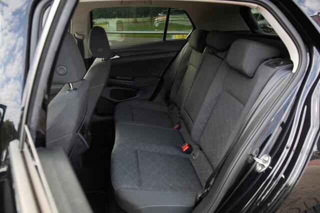 Volkswagen GOLF 1.5 eTSI Style , Adap. cruise, Carplay,