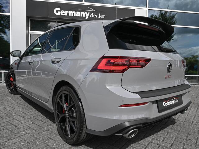 Volkswagen GOLF 2.0TSI 300pk GTI Clubsport Pano HuD IQ-Light H&K Stoel-verw+koeling 19-Inch VOL!